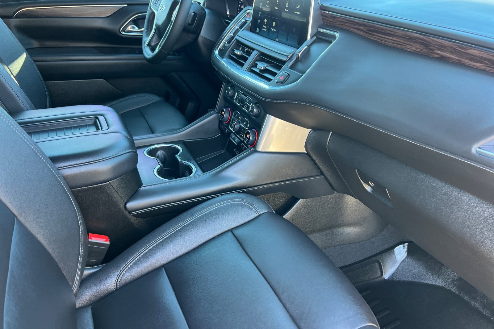 Used 2023 Chevrolet Tahoe Z71 w/ Luxury Package AWD/4WD image 19