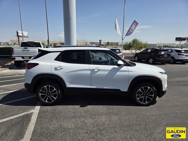 Used 2025 Chevrolet TrailBlazer LT AWD/4WD image 8