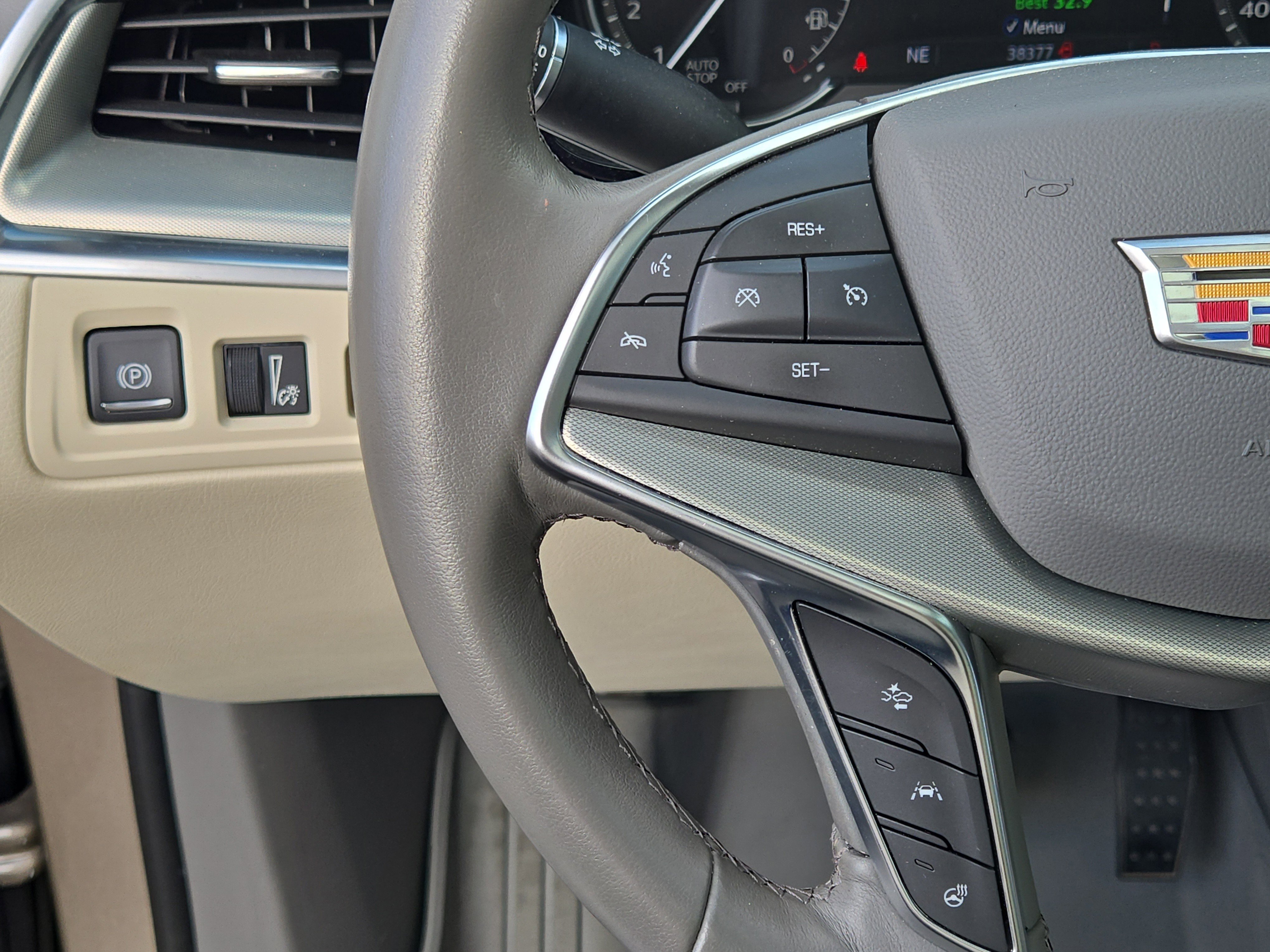 Used 2022 Cadillac XT5 Premium Luxury image 29