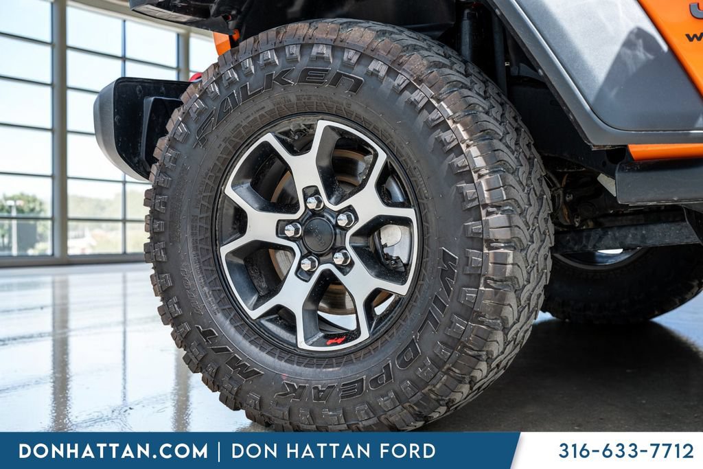Used 2025 Jeep Wrangler Unlimited Rubicon w/ Convenience Group AWD/4WD image 37