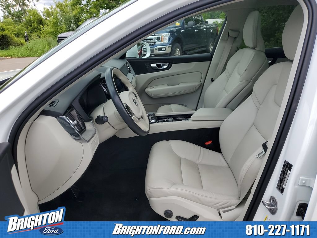Used 2023 Volvo XC60 B5 Plus AWD/4WD image 9