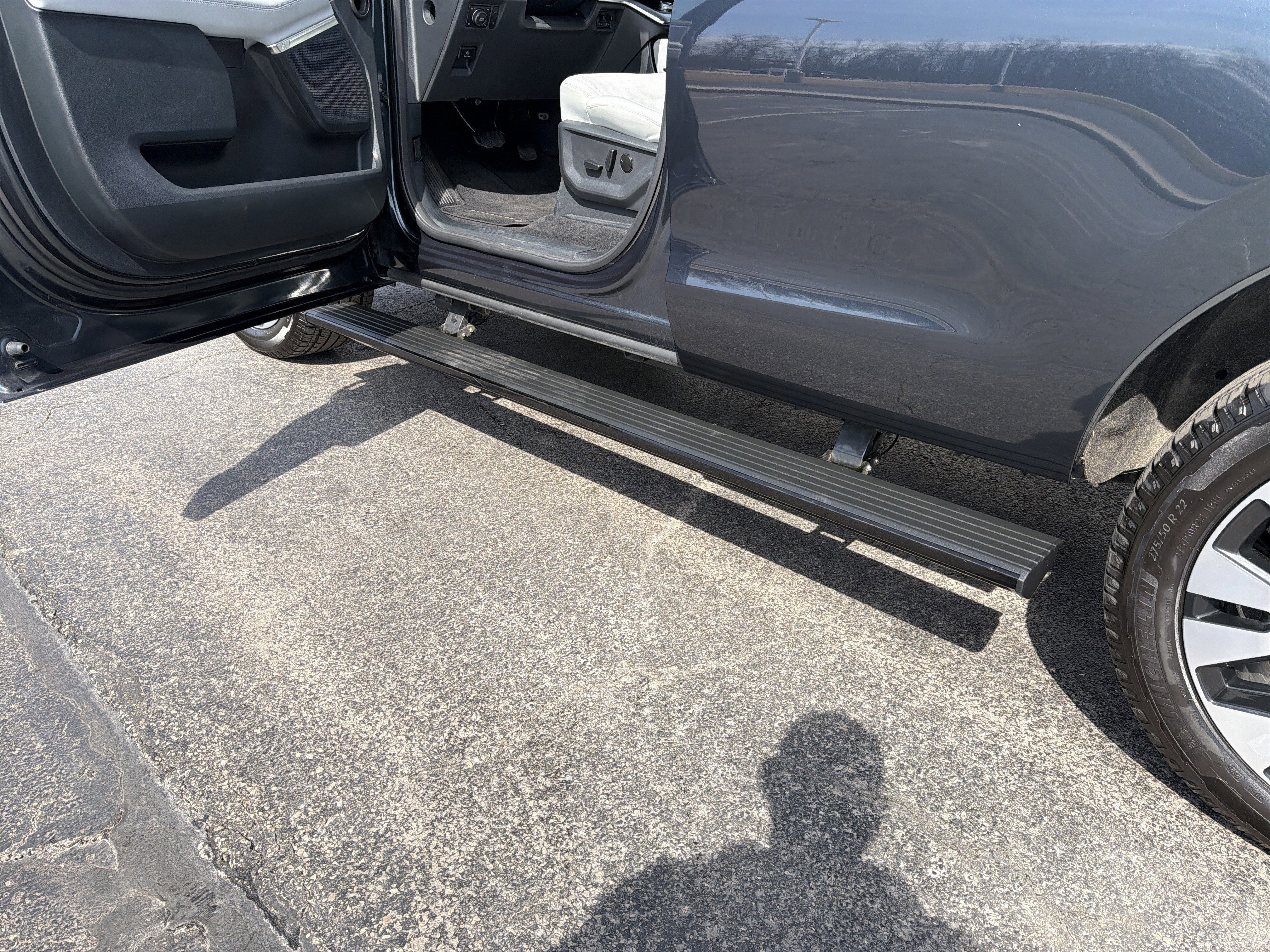 Certified 2025 Ford Expedition Platinum w/ Driver's Package image 25