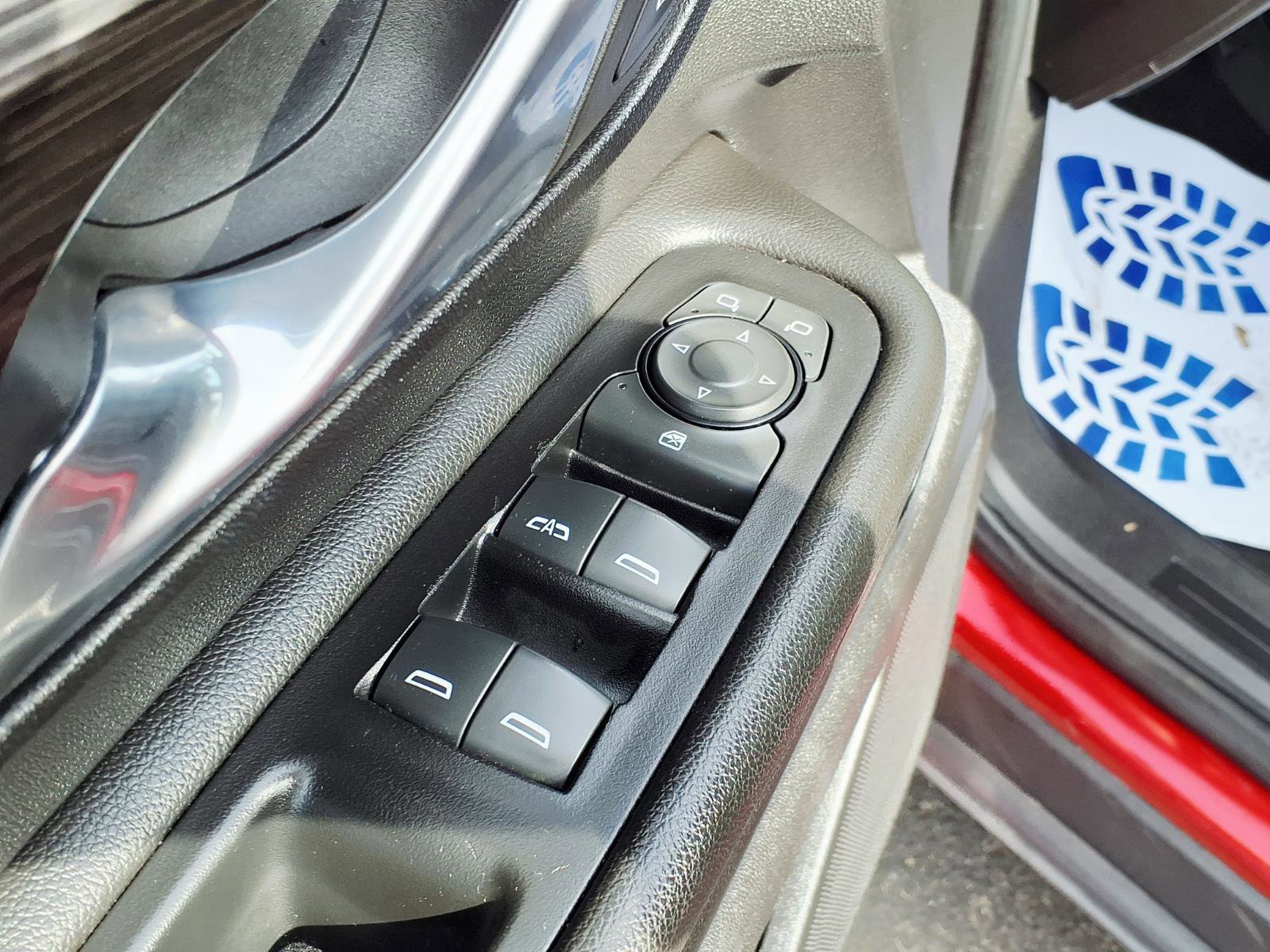 Used 2023 GMC Terrain SLT image 21