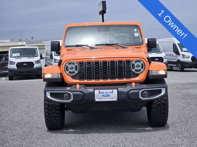 Used 2025 Jeep Gladiator Sport AWD/4WD image 2