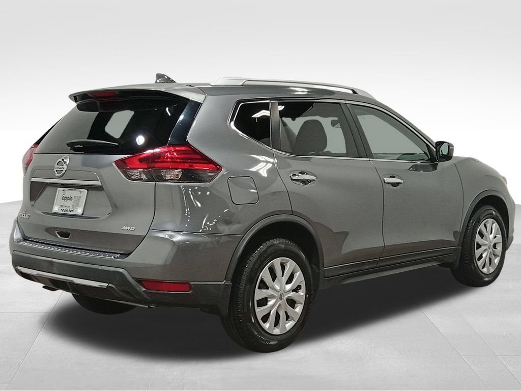 Used 2017 Nissan Rogue S w/ S Appearance Package AWD/4WD image 3