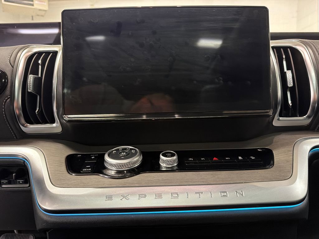 Certified 2025 Ford Expedition Max Platinum AWD/4WD image 21