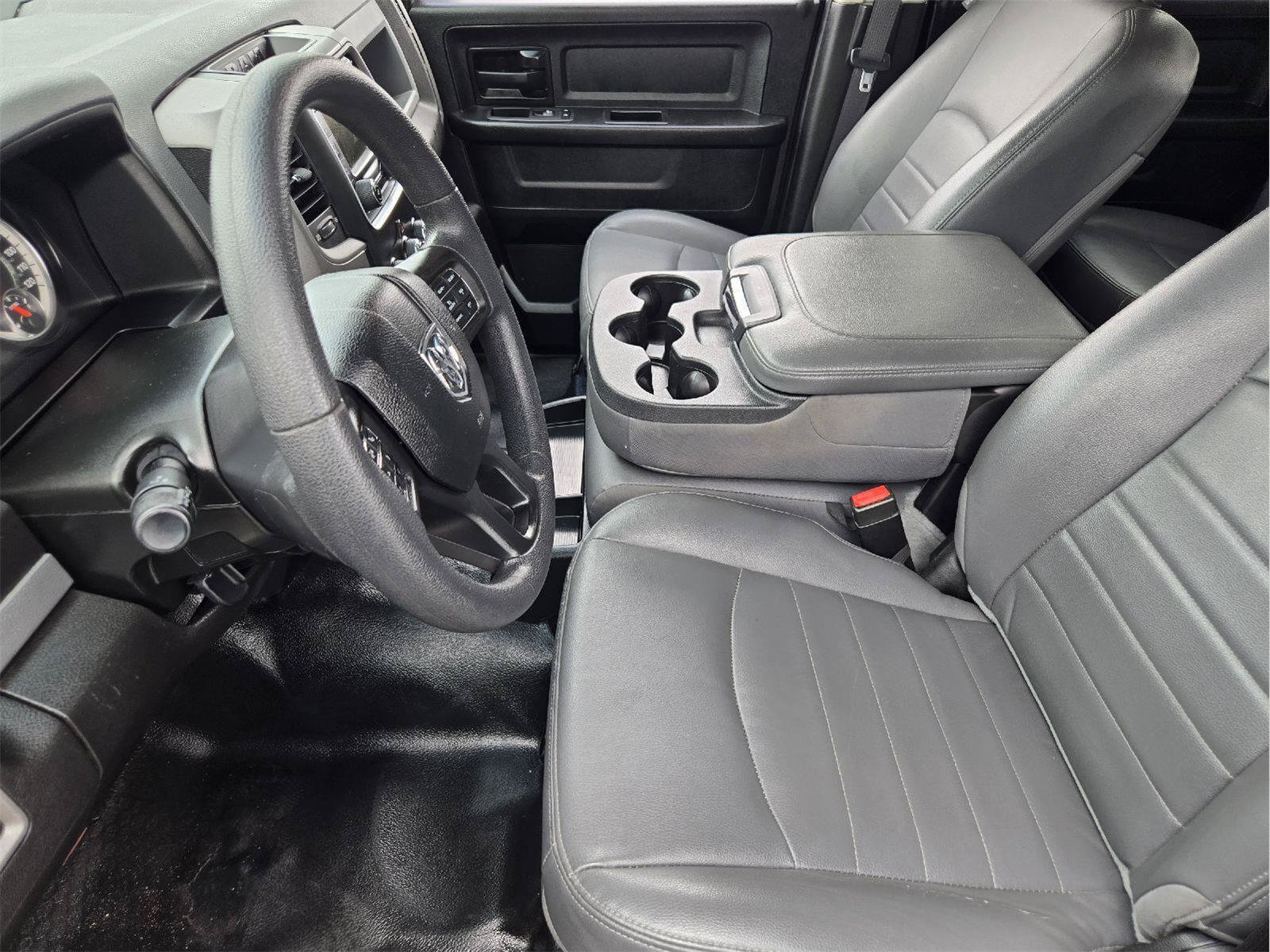 Used 2019 RAM 1500 Tradesman w/ Chrome Appearance Group RWD image 10