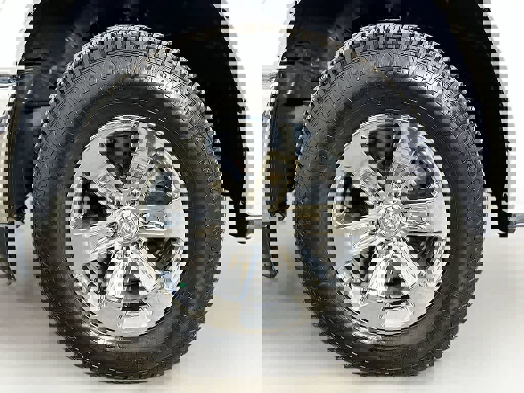 Used 2020 RAM 1500 Laramie w/ Off Road Group image 11