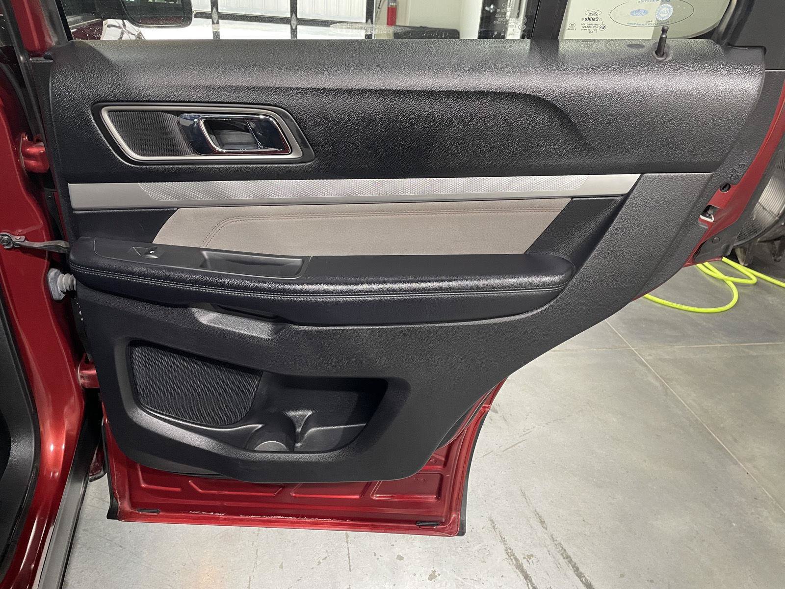 Certified 2017 Ford Explorer XLT w/ Equipment Group 202A AWD/4WD image 27