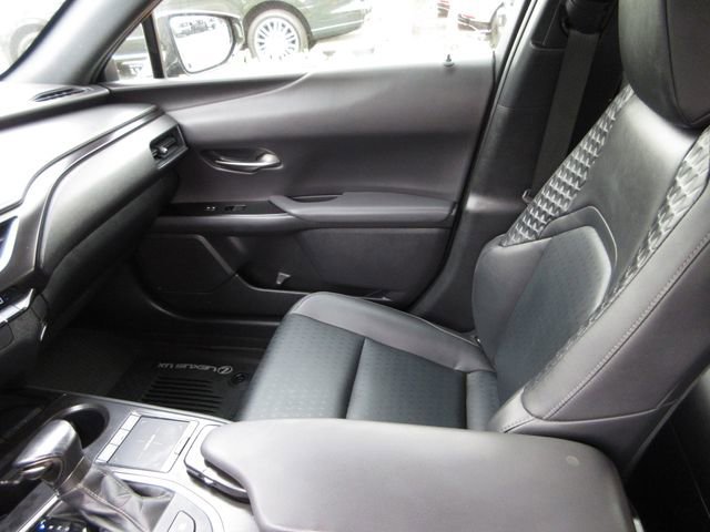 Used 2022 Lexus UX 200 w/ Accessory Package (Z1) image 25
