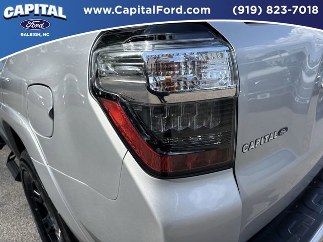 Used 2021 Toyota 4Runner SR5 Premium w/ Moonroof Package AWD/4WD image 15