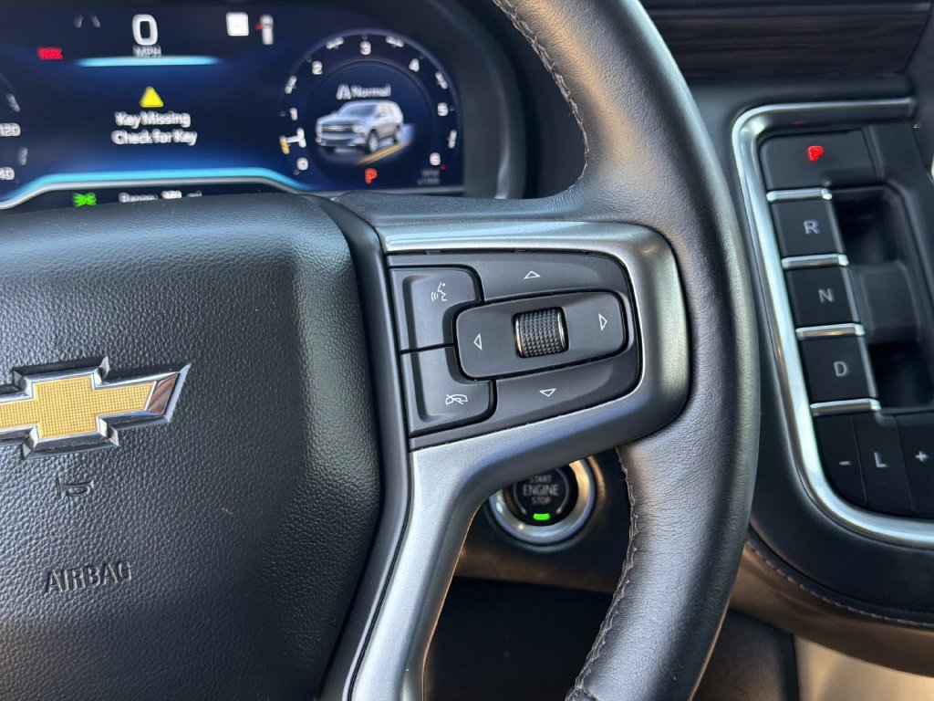 Used 2023 Chevrolet Suburban LT w/ Luxury Package RWD image 27