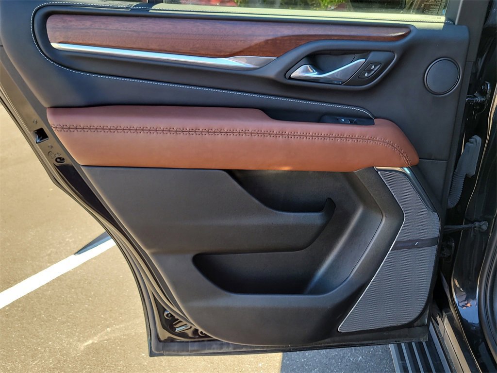 Used 2023 GMC Yukon Denali Ultimate image 11