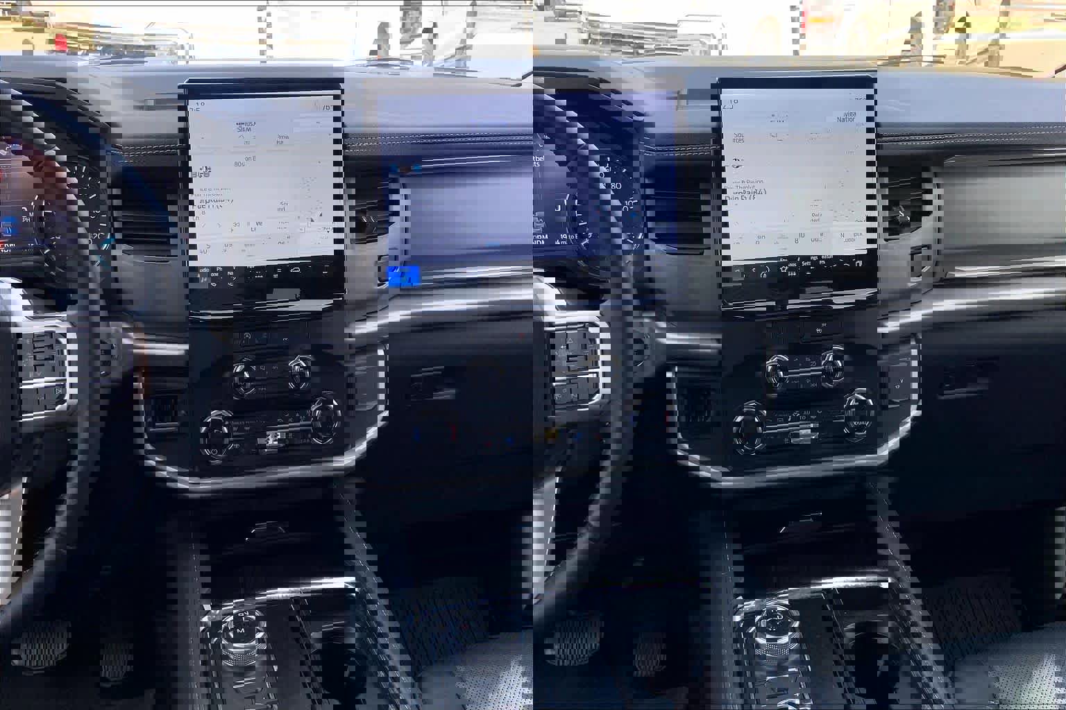 Certified 2023 Ford Expedition XLT image 9