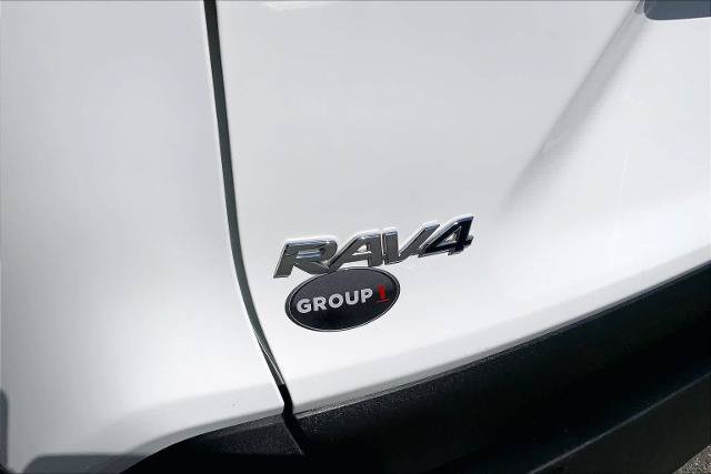 Used 2025 Toyota RAV4 XLE AWD/4WD image 33
