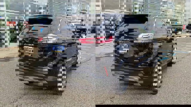 Certified 2023 Ford Edge SEL w/ Convenience Package image 9