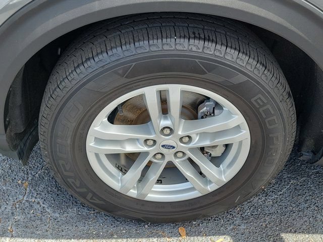 Certified 2023 Ford Explorer XLT RWD image 9