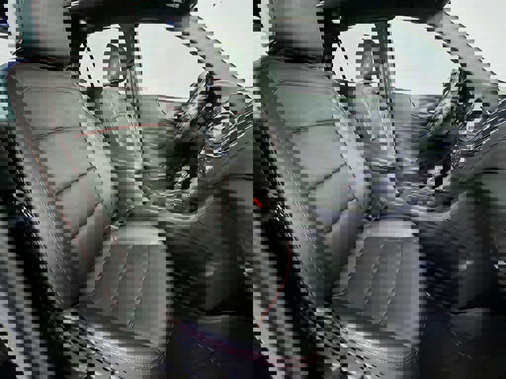 Used 2022 Chevrolet Equinox RS w/ RS Leather Package image 18