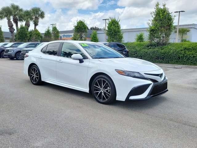 Used 2024 Toyota Camry SE w/ Convenience Package FWD image 31