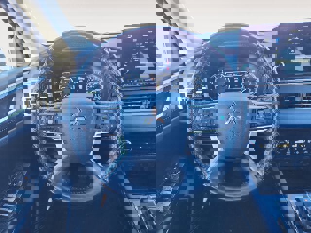 Used 2024 Mitsubishi Outlander SE image 12