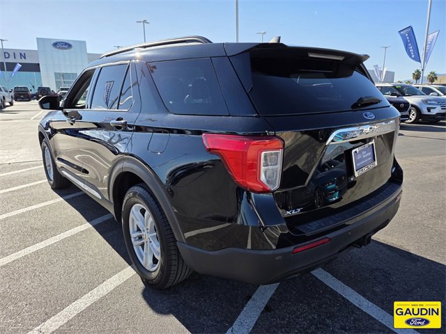 Certified 2022 Ford Explorer XLT w/ Class IV Trailer Tow Package image 3