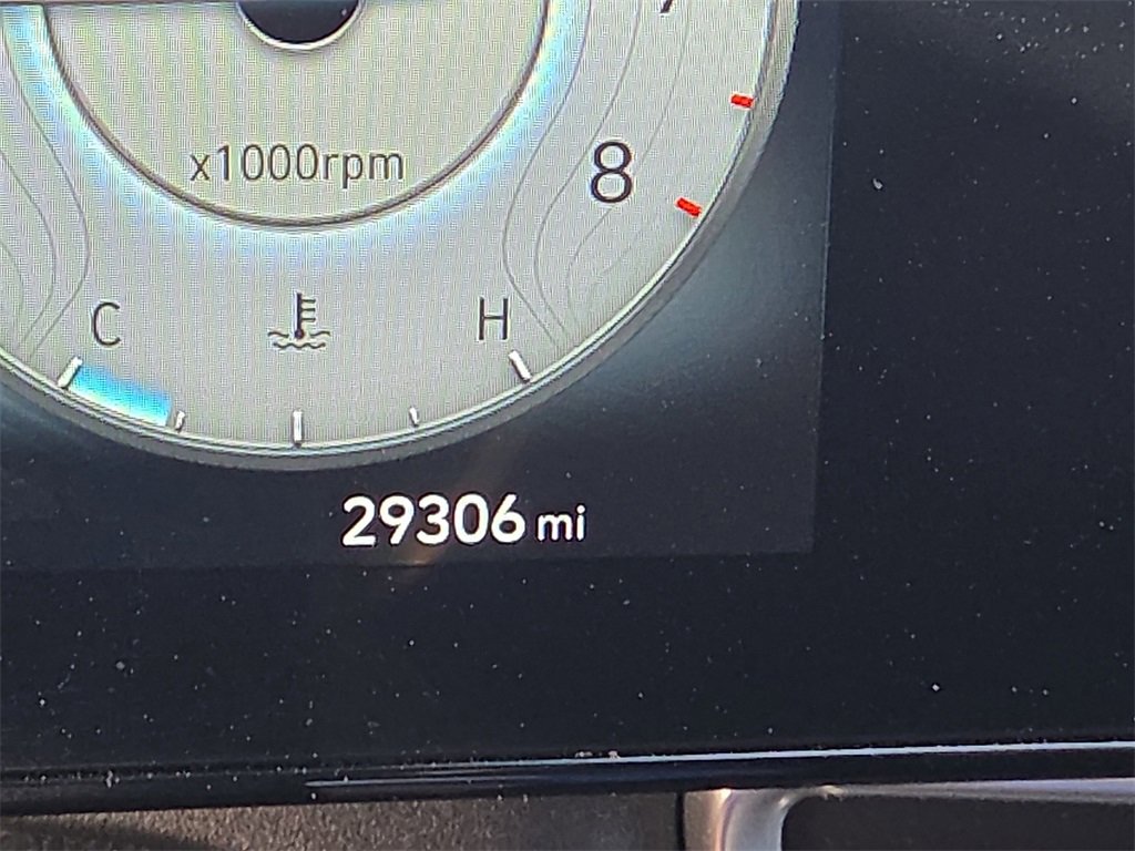 Used 2023 Hyundai Elantra Limited image 27