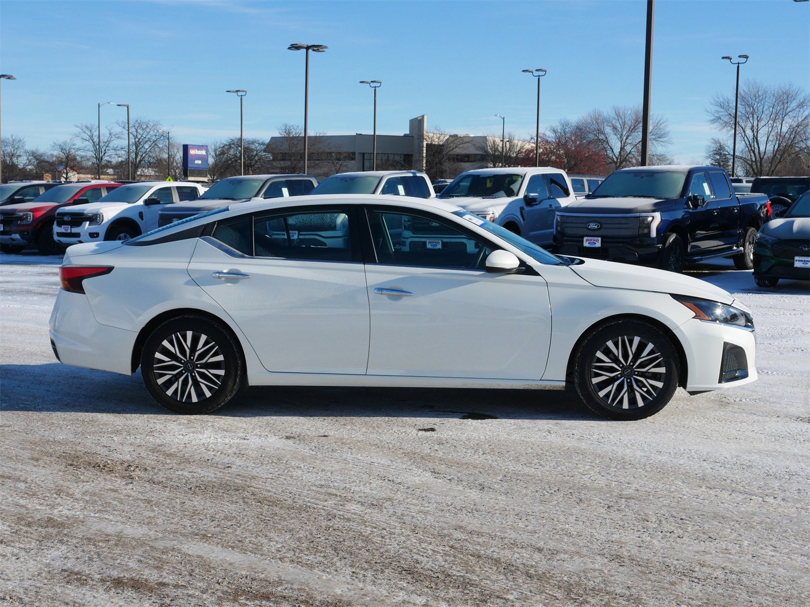 Used 2023 Nissan Altima 2.5 SV image 6