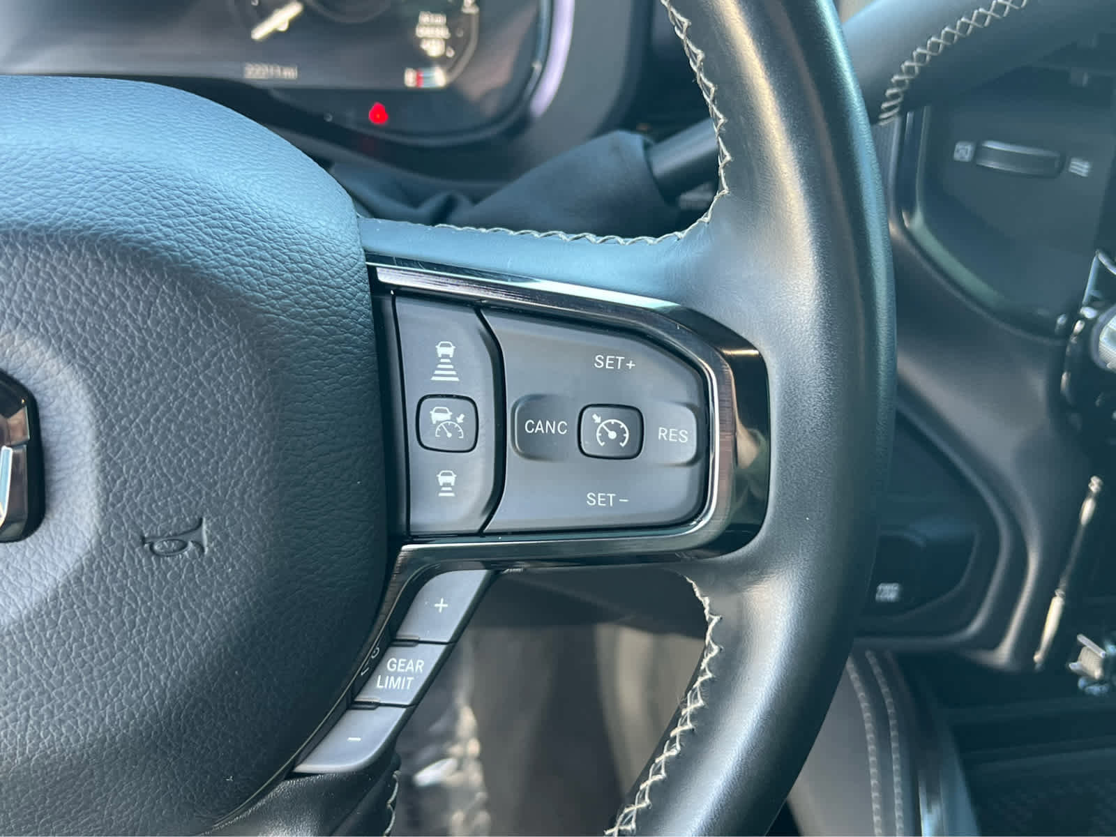 Used 2025 RAM 3500 Limited image 34