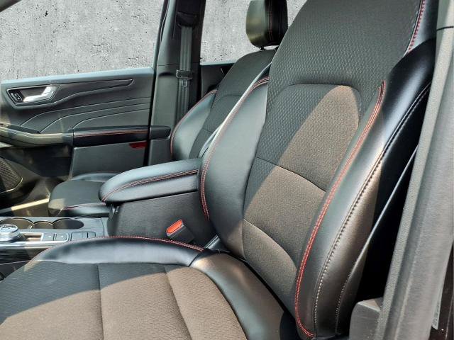 Certified 2025 Ford Escape ST-Line Select AWD/4WD image 23
