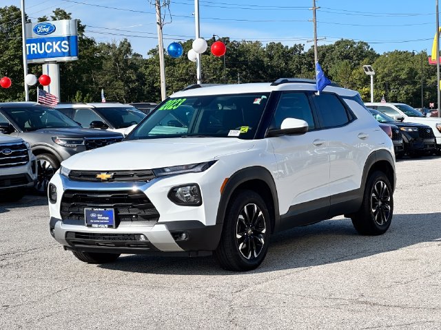 Used 2023 Chevrolet TrailBlazer LT w/ Convenience Package AWD/4WD image 3