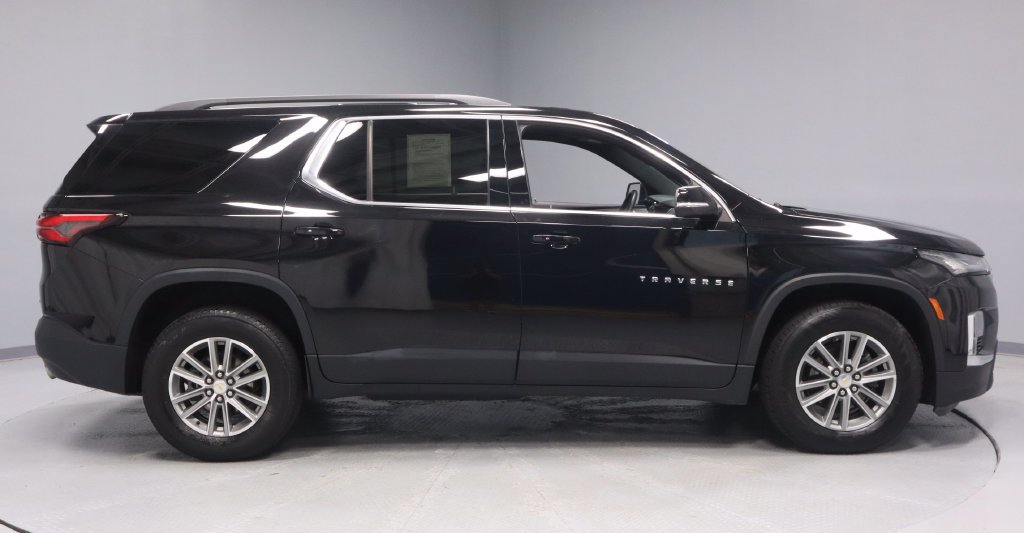Used 2023 Chevrolet Traverse LT AWD/4WD image 3