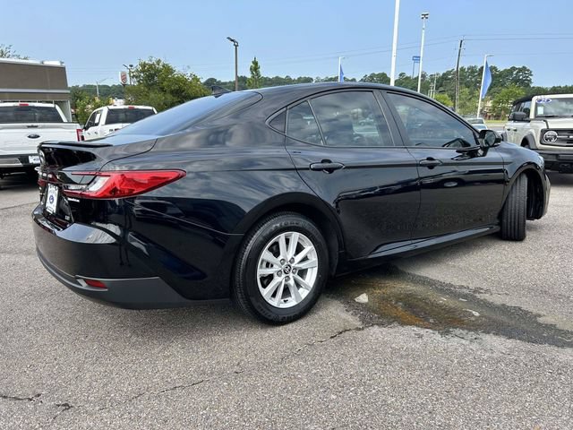 Used 2025 Toyota Camry LE FWD image 3