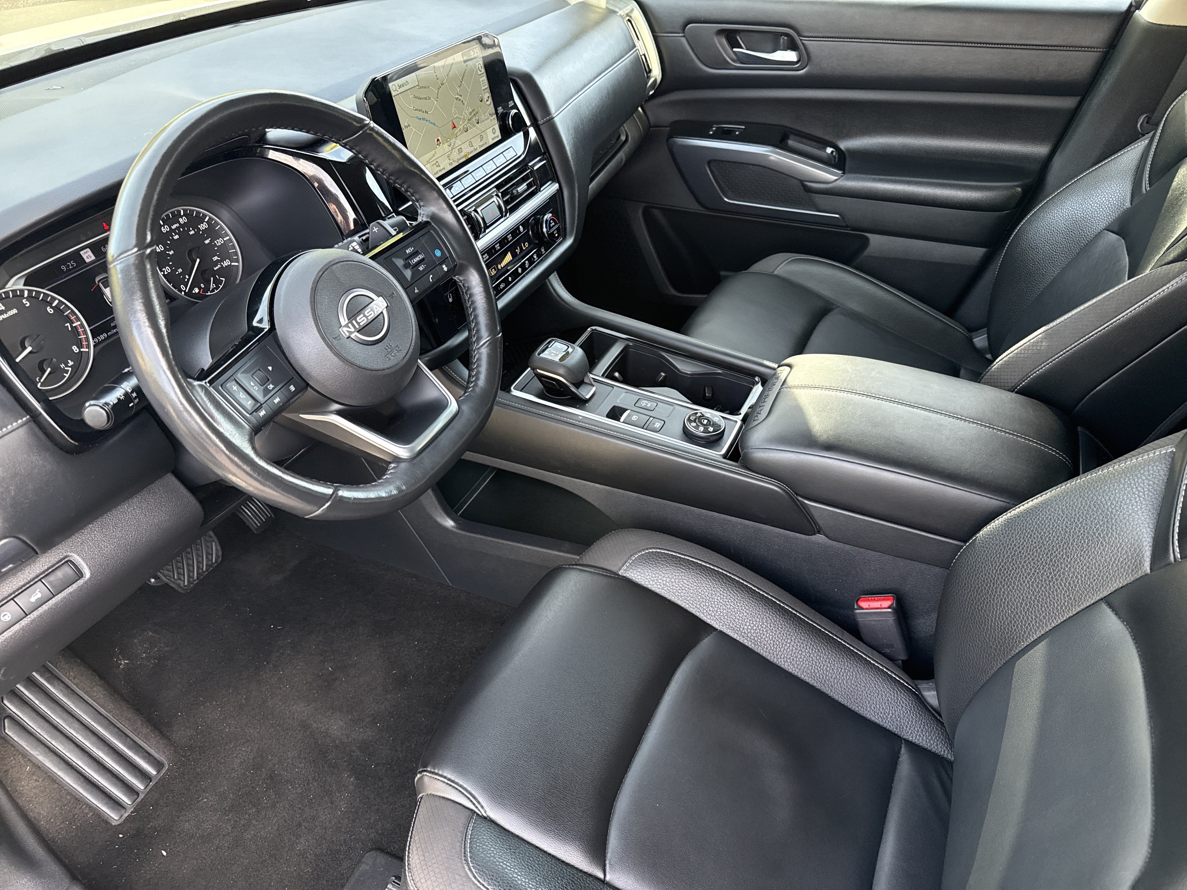 Used 2024 Nissan Pathfinder SL AWD/4WD image 10
