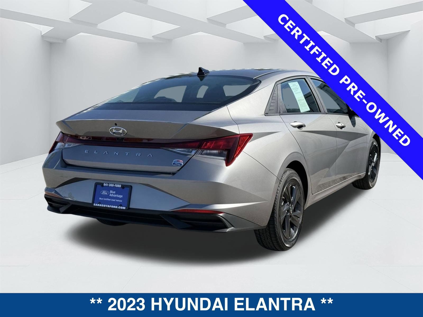 Used 2023 Hyundai Elantra SEL image 4