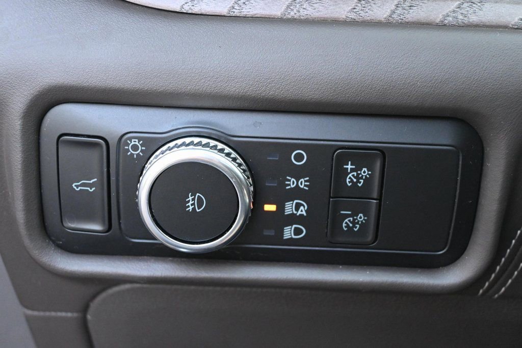 Certified 2022 Ford Explorer Platinum w/ Equipment Group 601A image 40