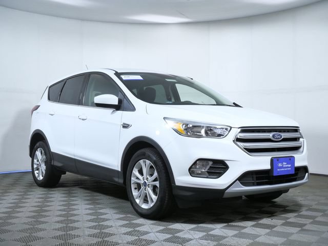 Certified 2019 Ford Escape SE FWD image 1