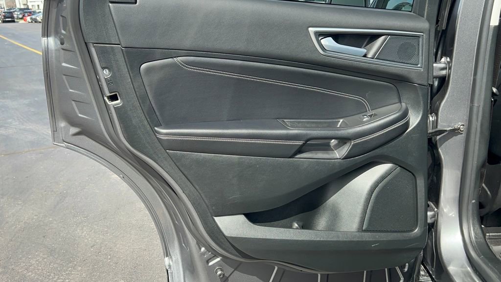 Certified 2024 Ford Edge Titanium w/ Equipment Group 301A AWD/4WD image 32