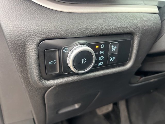 Certified 2022 Ford Explorer XLT w/ Equipment Group 202A image 9