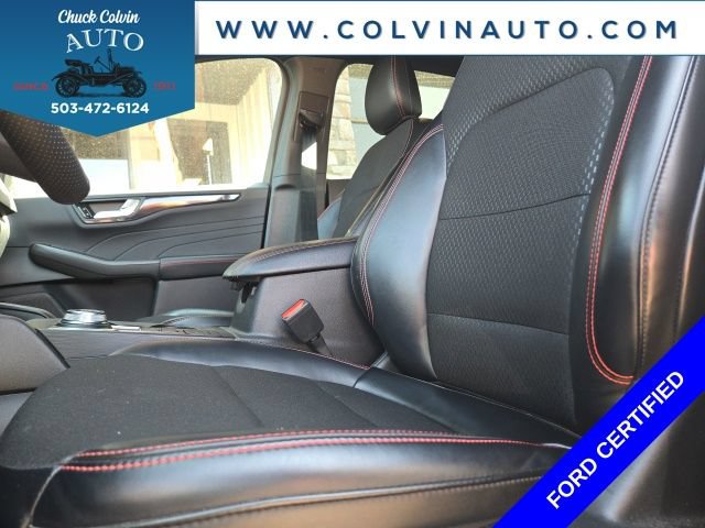Certified 2025 Ford Escape ST-Line Select AWD/4WD image 10