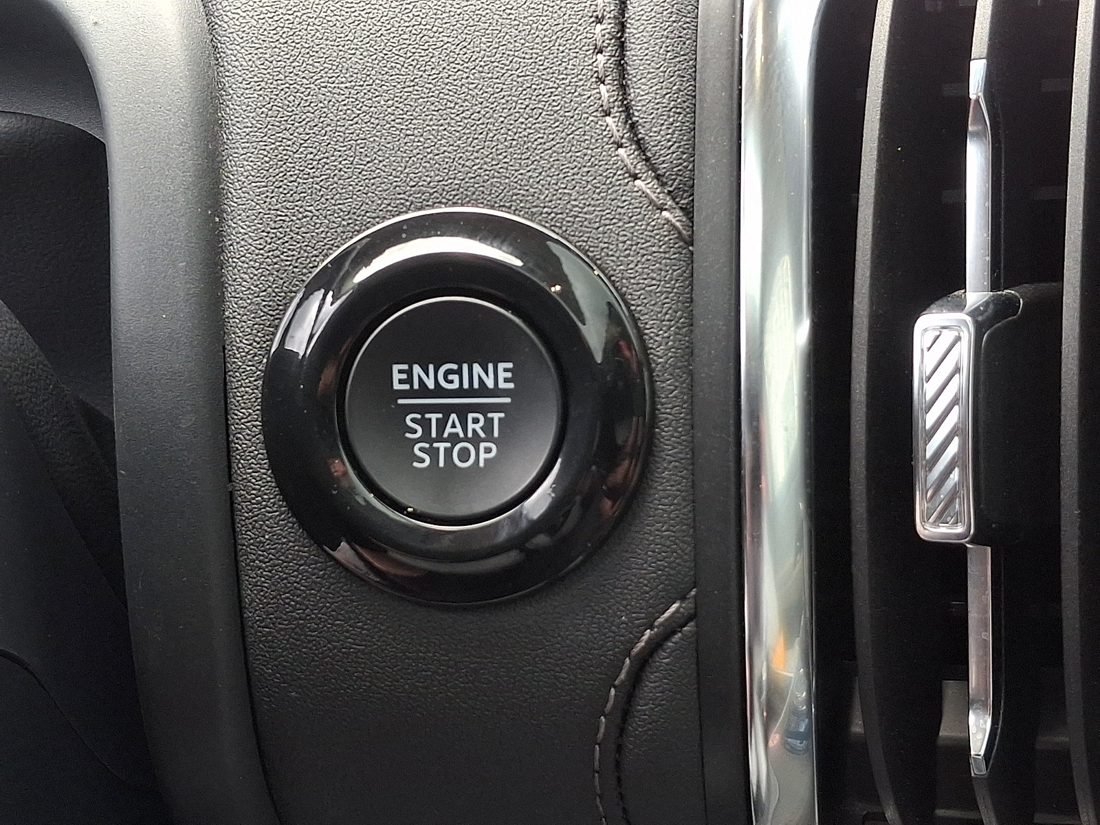 Certified 2025 Ford Expedition Platinum AWD/4WD image 26