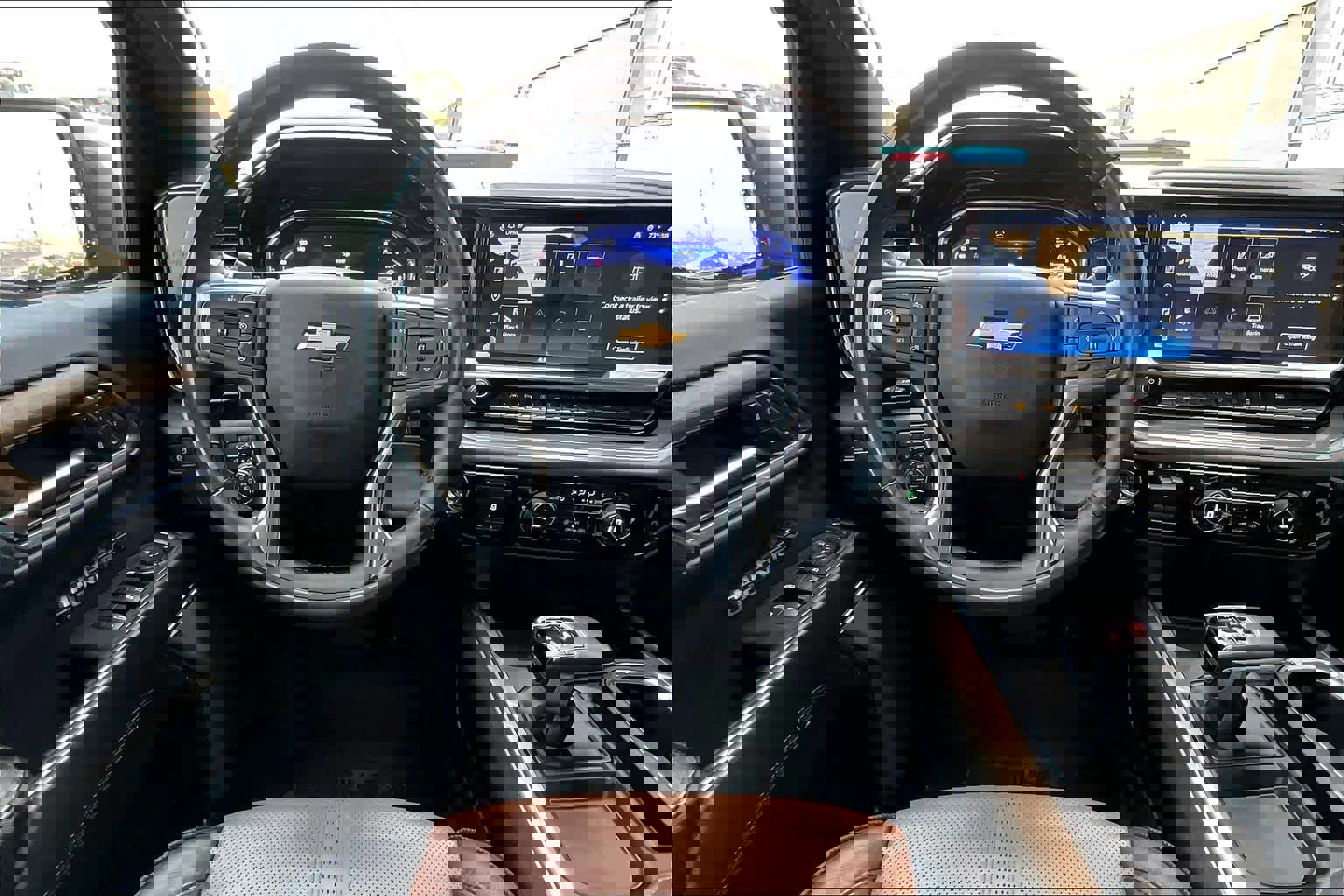 Used 2023 Chevrolet Silverado 1500 High Country w/ Technology Package image 8