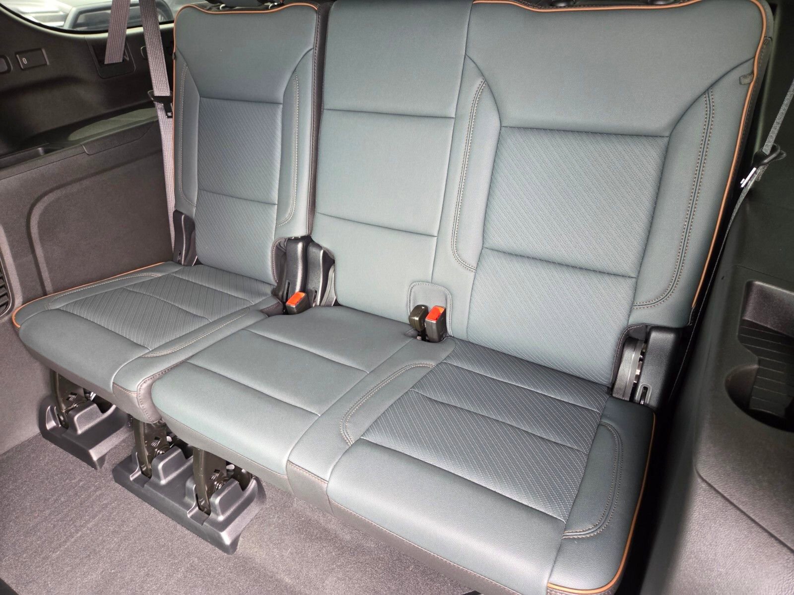 Used 2026 GMC Yukon XL AT4 w/ LPO, Floor Liner Package AWD/4WD image 13