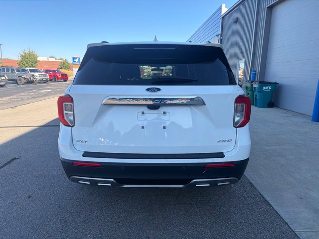 Certified 2024 Ford Explorer XLT w/ Equipment Group 202A AWD/4WD image 4