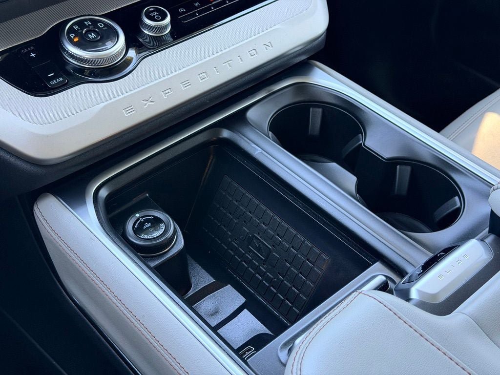 Certified 2025 Ford Expedition Max Active RWD image 30