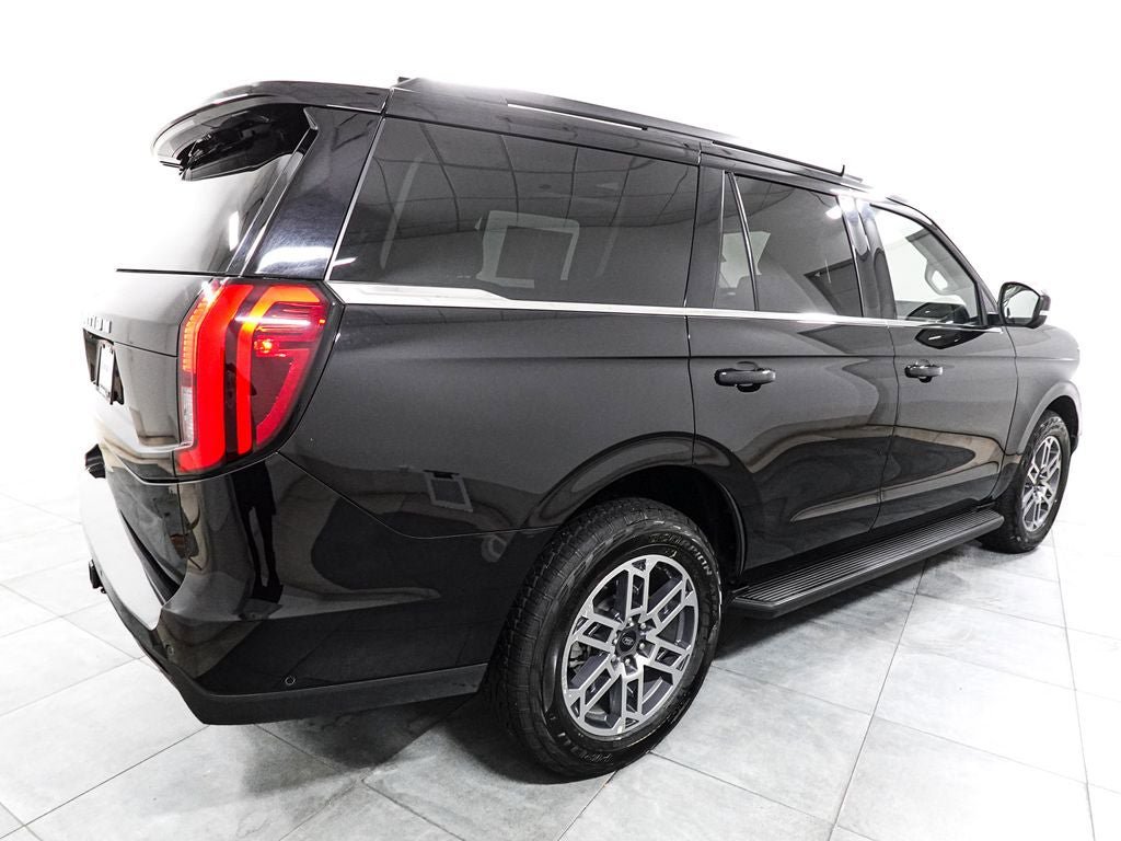 Certified 2025 Ford Expedition Active AWD/4WD image 7