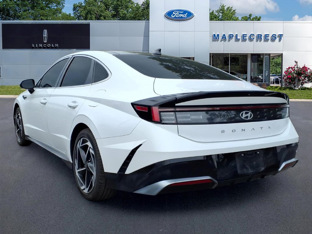 Used 2025 Hyundai Sonata SEL FWD image 3