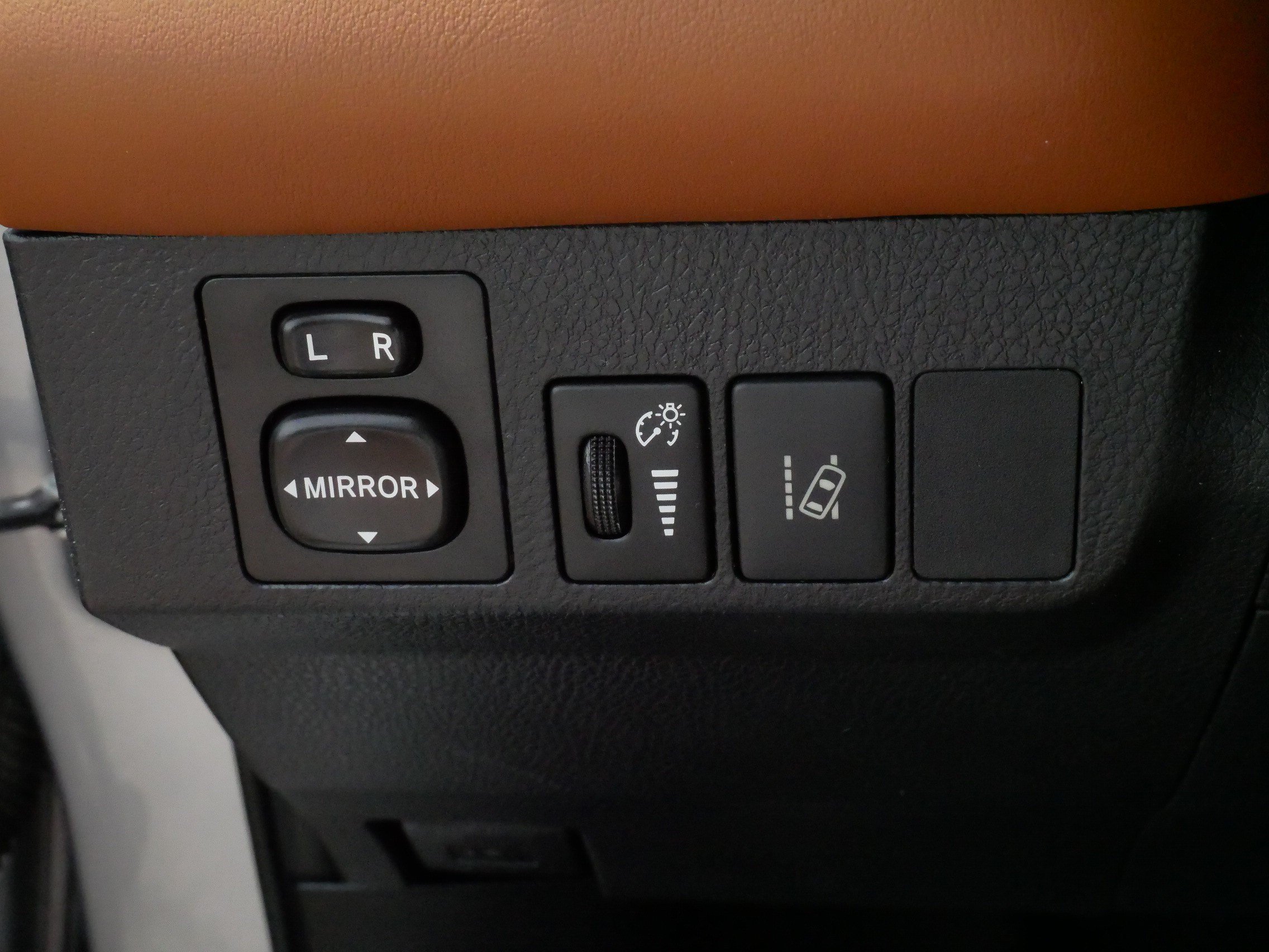 Used 2017 Toyota RAV4 Limited AWD/4WD image 27