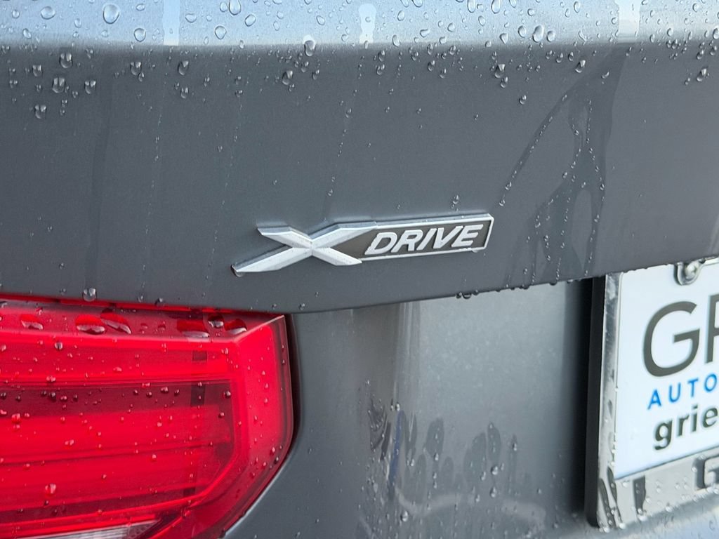 Used 2018 BMW 330i xDrive Sedan AWD/4WD image 14