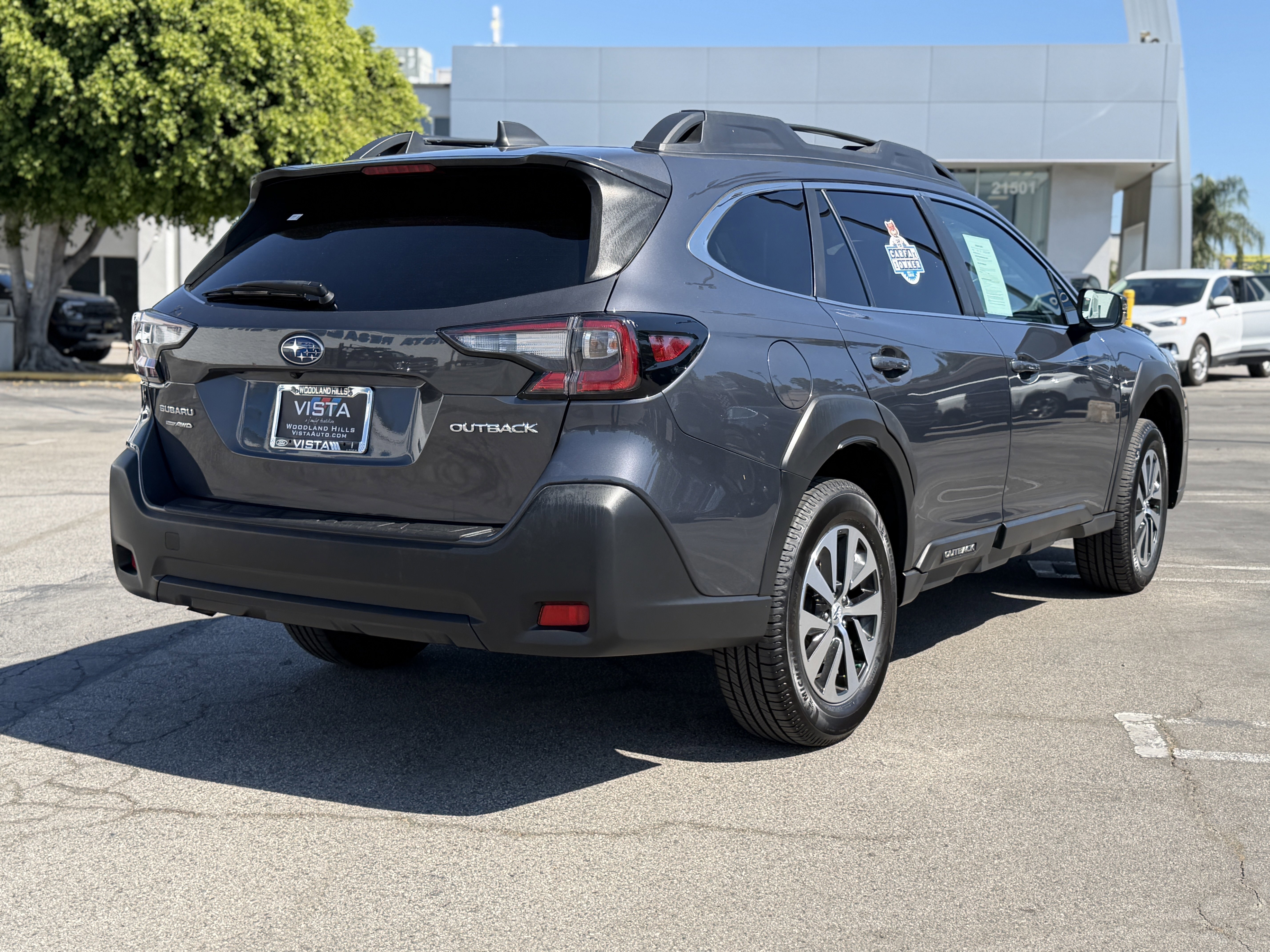 Used 2023 Subaru Outback Premium AWD/4WD image 5