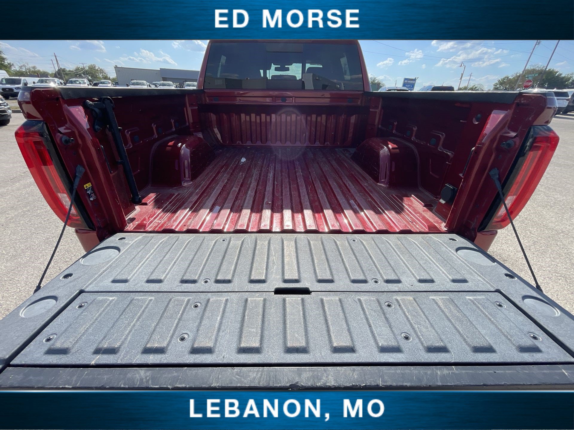 Used 2019 GMC Sierra 1500 SLT w/ SLT Premium Package AWD/4WD image 23